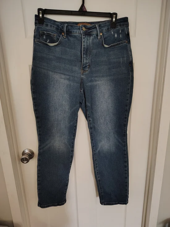 Judy Blue Mid-Rise Denim Jeans