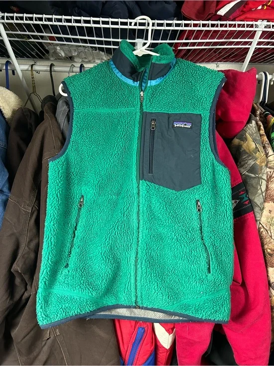 Patagonia Green Sherpa Fleece Vest with Dark Chest Pocket