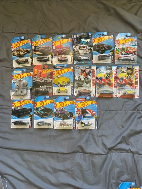 Hotwheels lot of 16