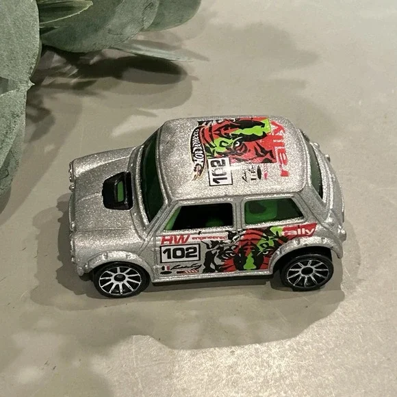 Hot Wheels‎ - Mattel-Morris Mini - Silver Jungle Rally - Tiki Torchers Exclusive