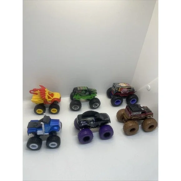 Monster Jam‎ Hot Wheels TrucksLot of 4| 1:64 And 2 2014 Viacom Mattel Off Road