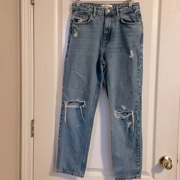 Zara Distressed Light Wash Mom Jeans 6 Denim Basic Casual Comfort‎ Relaxed