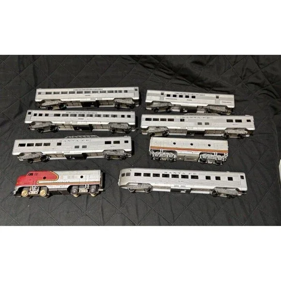 Vintage Tyco HO Scale Santa Fe Warbonnet F9 Locomotive 4015 & 7 Passenger Cars
