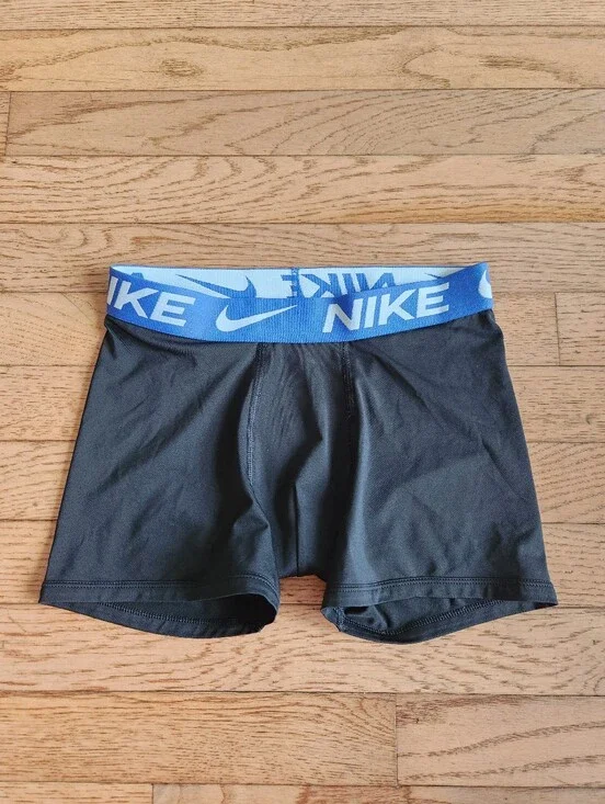 Boys Nike Spandex Shorts Size Medium (10-12)