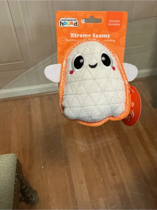 Brand New outword xtreme seamz ghost 4.5”Very Cute