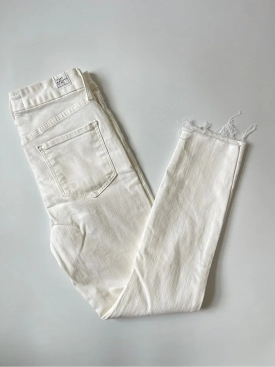 Frank & Eileen SLIGO Vintage White Denim Size 28
