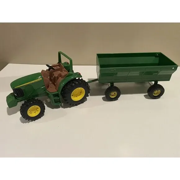 Ertl John Deere Tractor & Hay Wagon 1/32‎ Plastic Farm Horse Ranch