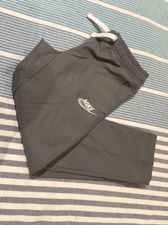 Nike woven joggers