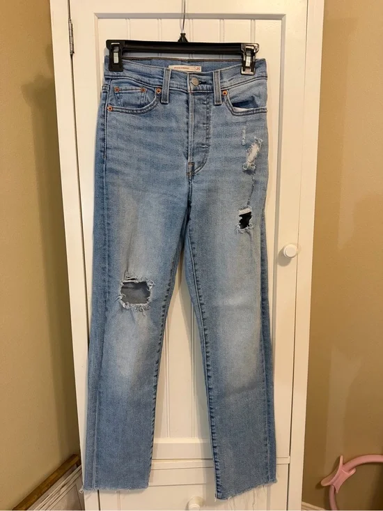 Levi’s Wedgie Straight High Rise Distressed Jeans Size 25