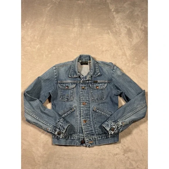 Vintage 70s Wrangler Denim Jacket Size 34 Blue Faded Distressed MADE IN USA