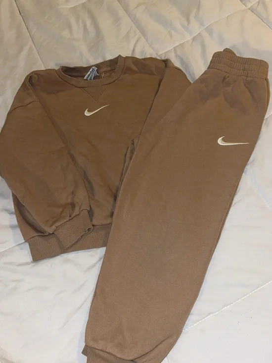 Nike bundle (5 items)