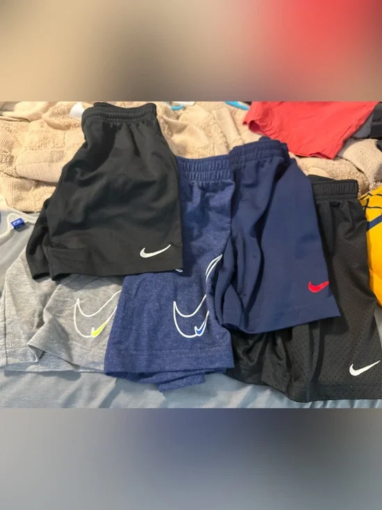 Nike and Under Armor boys lot 20 pieces