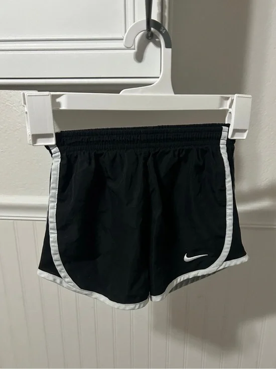 Nike Shorts Black and White Size 5-6 YRS OLD