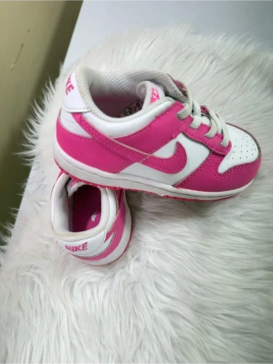 Nike Kids White and Hot Pink Low-Top Sneakers