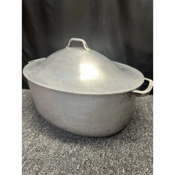 Vintage Super Maid Cookware Aluminum Pot With Lid Dutch Oven Roaster Pan Stock