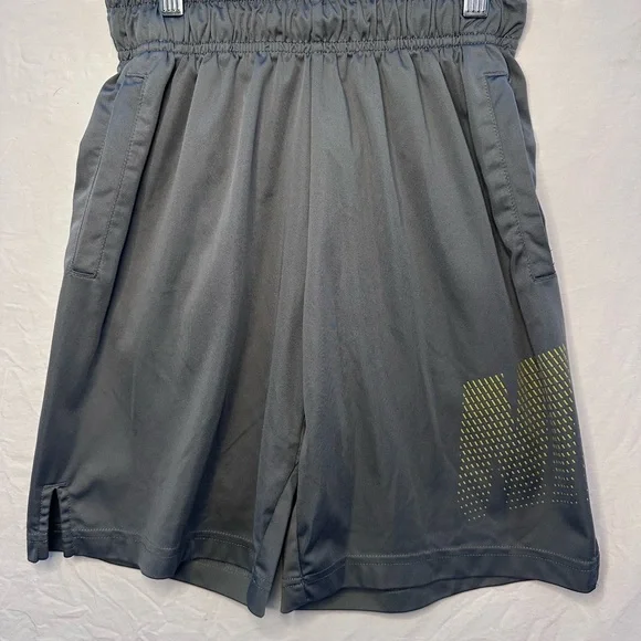 Nike Dri-FIT Boys Gray Athletic Shorts Elastic Waist Gym Training Youth Medium