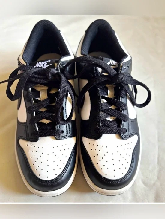 Nike Dunk Low Black/White Unisex 5.5Y/7 Women’s, Leather Low Top CW1590-100