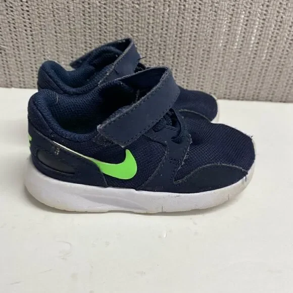 Nike boys toddler KAISHI/TDV sneaker black and green/ size6