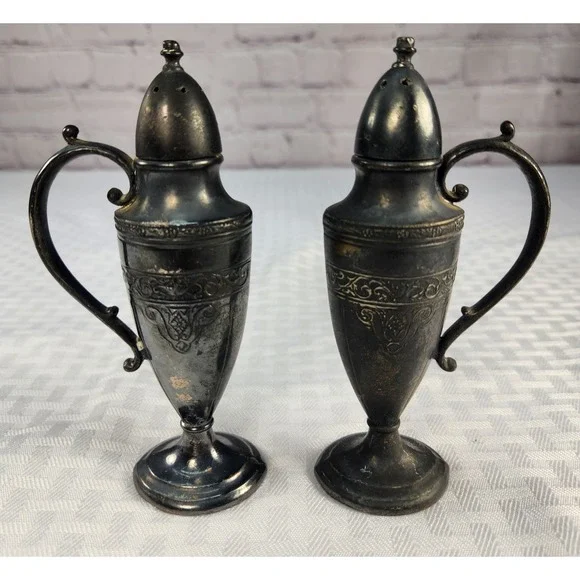 BENEDICT PROCTOR SILVER PLATE SALT & PEPPER SHAKERS BP Co #23 Vintage