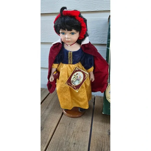 Geppeddo Fairy Tale Series Snow White Porcelain Doll 16 inch with Stand and Box