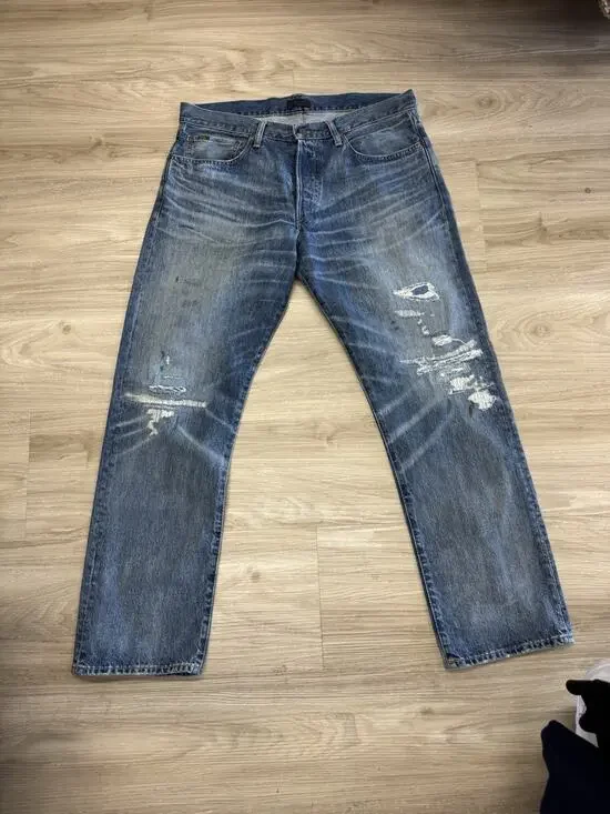 Ralph Lauren Vintage Classic Fit Distressed Jeans Size 35x32. New No Tags
