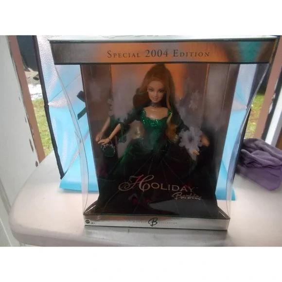 Mattel 2004 Holiday Barbie Special Edition Green Velvet Gown B0002621-9993