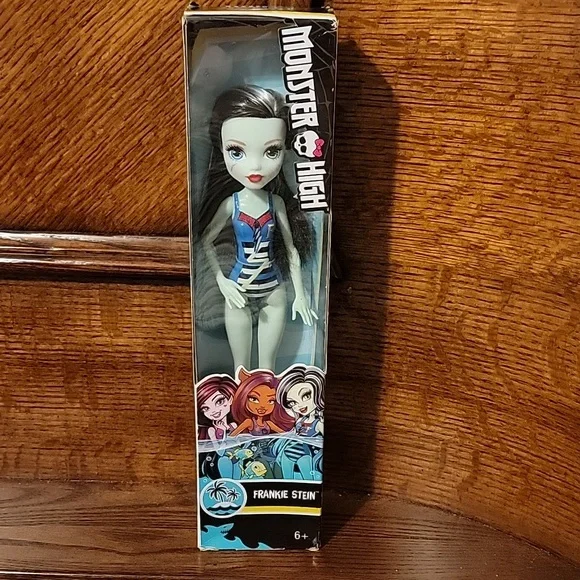 MONSTER HIGH DOLL FRANKIE STEIN NEW IN BOX MATTEL