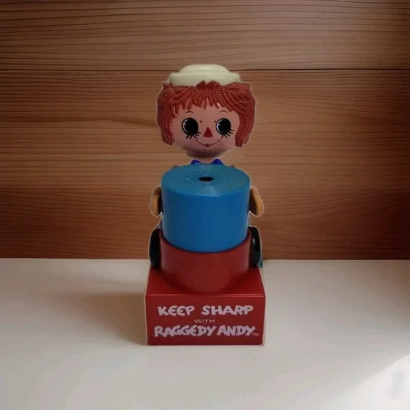 Vintage Bobbs-Merrill Co Raggedy Andy Pencil Sharpener 1974‎