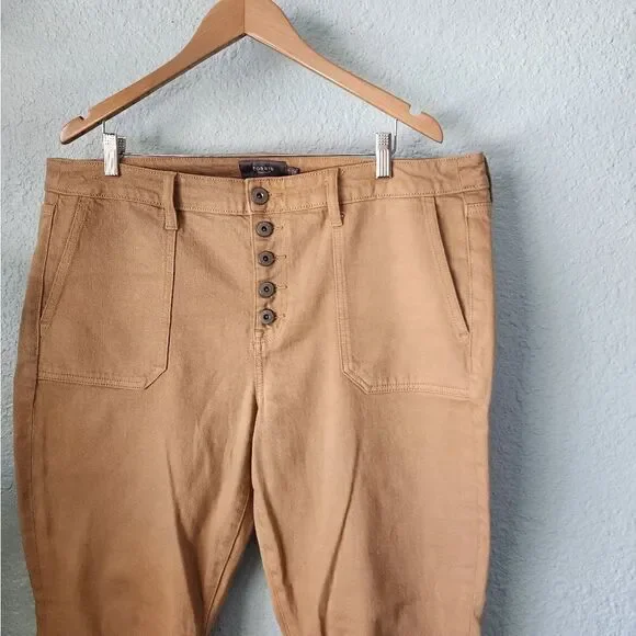 Torrid button front fly french hem cropped coastal NWOT pants