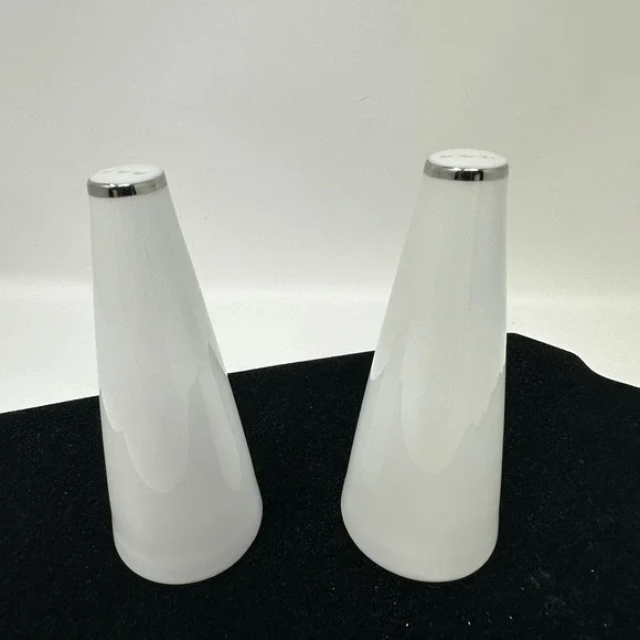 Unbranded Salt Pepper Shakers White Silver Japan Vintage MCM Tapered Conical Set