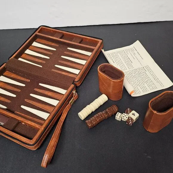 Vtg Mini Travel Magnetic Leatherette Backgammon Game Set 9