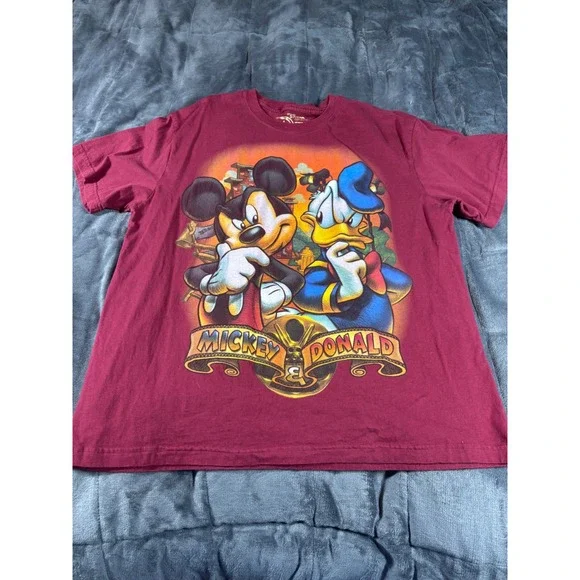 Disney Store Studio Collection‎ Mickey Mouse Donald Duck Graphic Maroon Tee XL
