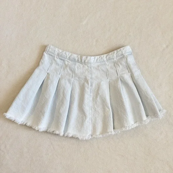 PacSun Light Wash Denim Pleated‎ Mini Skirt Womens Size 26 Raw Hem A-Line