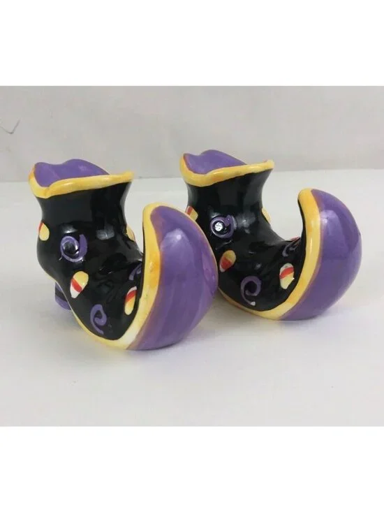 Vintage Halloween Witch's Shoes 2.75