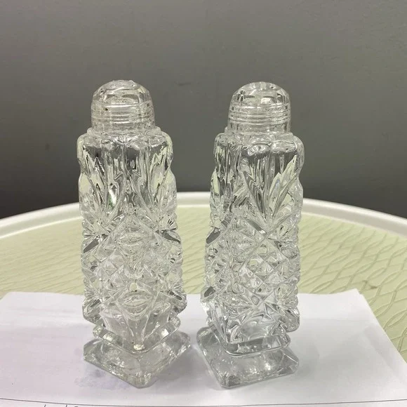 Vintage Hand Made Glass Salt‎ & Pepper Shakers Beautiful 5.5