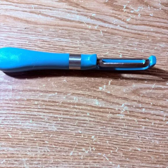 Pioneer Woman, Vegetable Peeler Blue Plastic