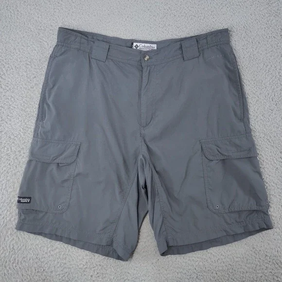 Vintage Columbia Shorts Mens M Gray GRT Omni Dry Cargo Pockets Packable Trekking