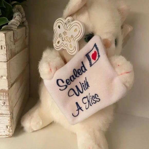 Russ Caress Soft Pet Cat Plush Stuffed Animal “Sealed with a Kiss” Vintage