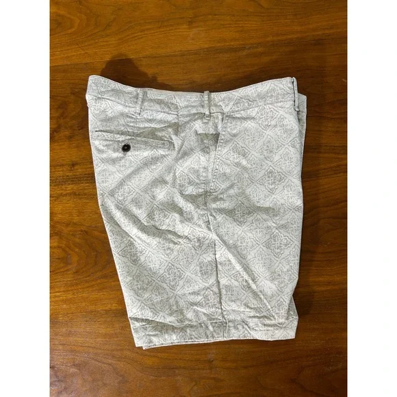Tan Abercrombie & Fitch Stretch Chino Shorts Medallion Print (Mens 36