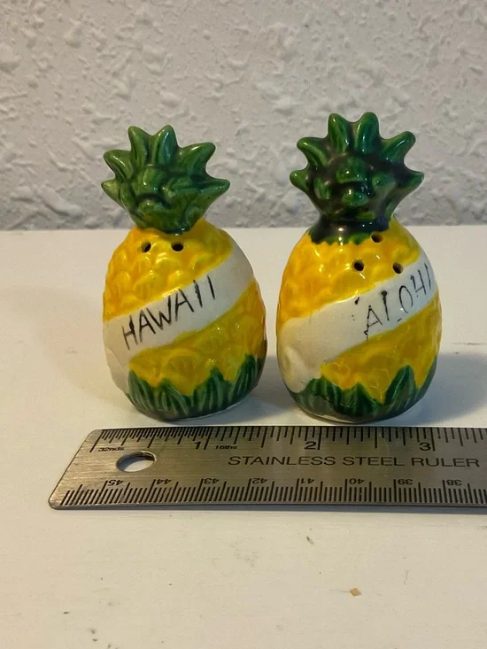 Pineapple Shakers Vintage Aloha Hawaii Salt & Pepper Shakers