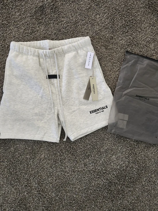 Essential Shorts - Light Oatmeal