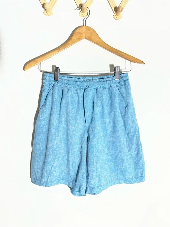 LULULEMON • men’s pace breaker shorts in baby blue
