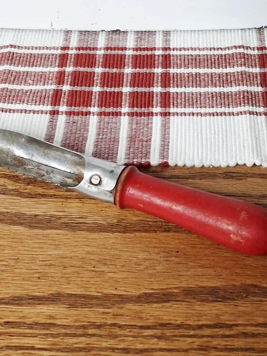 Vintage Red Potato Vegetable Fruit Peeler Corer Serrated Kitchen Collectible