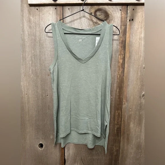 2019 American Eagle V-neck Burnout Tunic Tank Top in Green Size Small Women’s