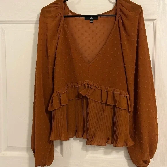 Lulus Women’s Long Sleeve Light Weight Top Size Small