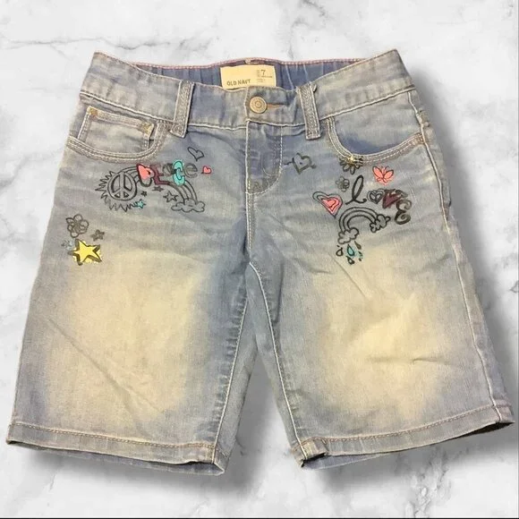 Old Navy Girls Size‎ 7 Regular Blue Denim Shorts Featuring Colorful Peace & Love