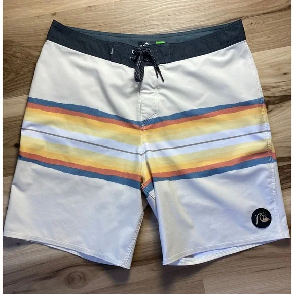 Quiksilver Highline Board Shorts Mens 34 White Sunset Stripe Performance Stretch