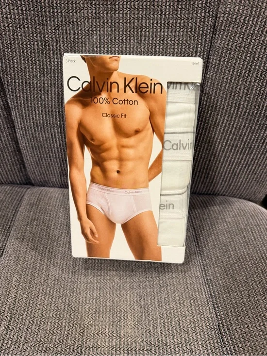 Calvin Klein Size XL White‎ 100% Cotton Men’s Classic Fit Briefs - 3 Pack