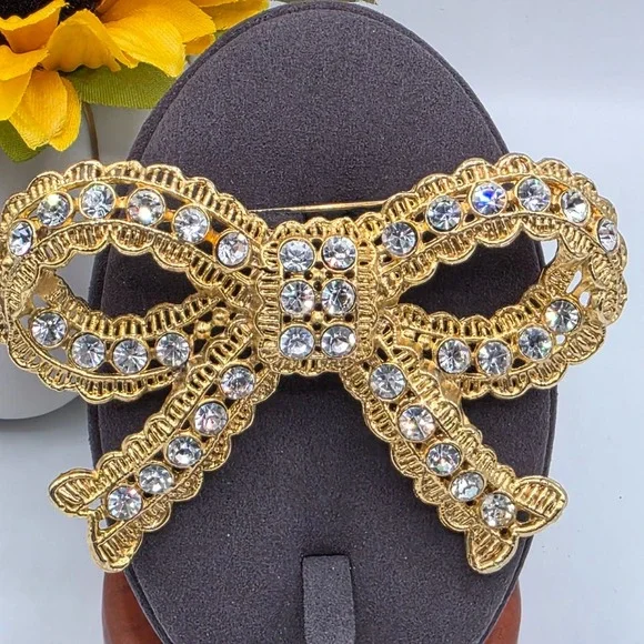Sparkling Bow Brooch Rhinestone‎ Gold Tone Filigree Lace Charm Pin Prong Set