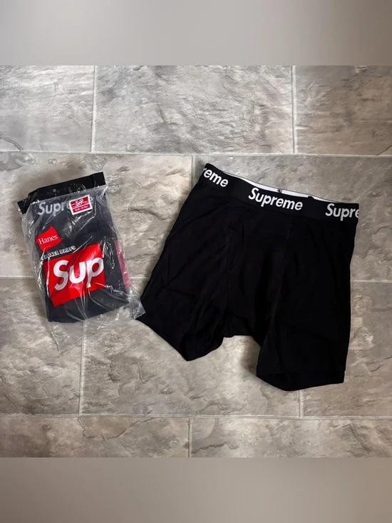 Supreme singular Black Boxer Brief size small